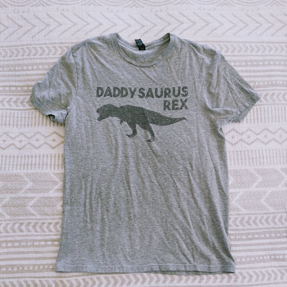 Daddysaurus Rex tee M